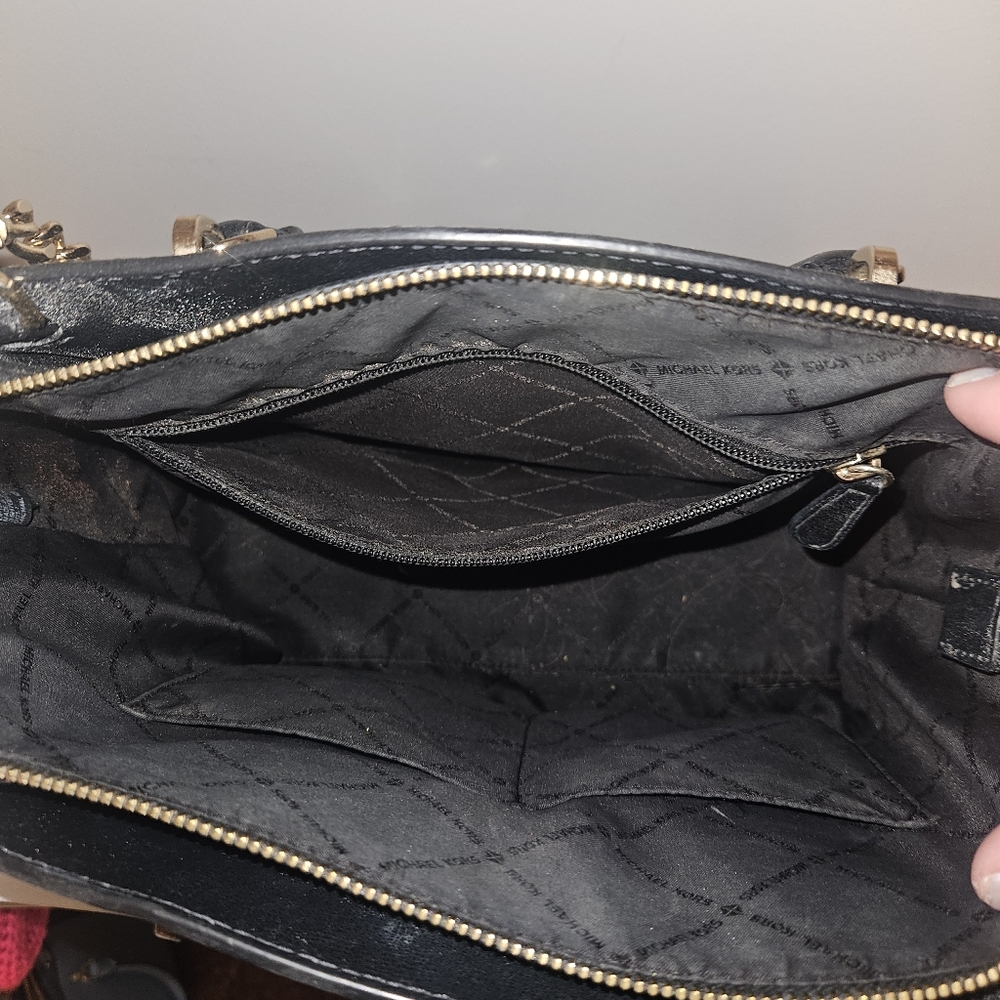 Michael Kors Ellis Black Large Leather Satchel - Picture 4 of 4